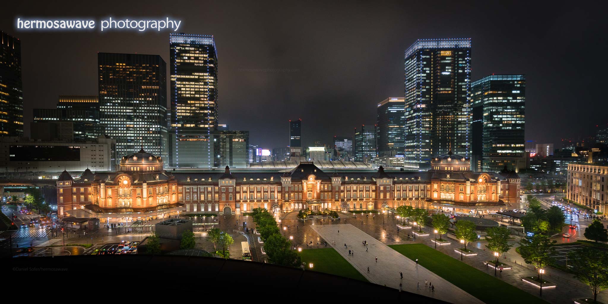 Tokyo Station at Night • 東京駅丸の内口
